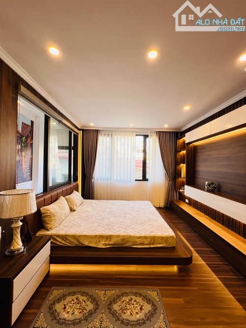 Chính chủ bán nhà 6 tầng thang máy mặt Ngõ phố Ngọc Khánh, Ba Đình 52m2 , 15.2 tỷ