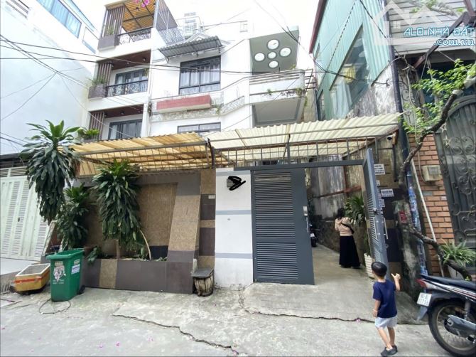 NGAY HUTECH- UNG VĂN KHIÊM- 124m2 (8x17m ) 3 TẦNG- TIỆN XÂY MỚI THEO Ý- HẺM 8m THÔNG