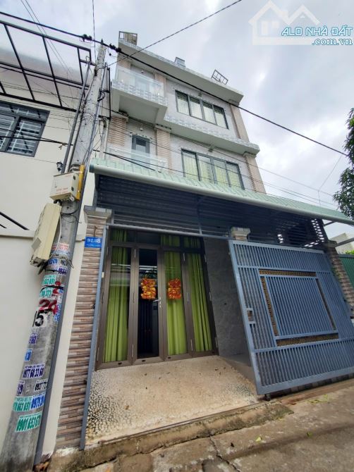 Bán nhà nghỉ 8 phòng trung tâm Long Hải 2 mặt tiền xe hơi giá 4,6 tỷ