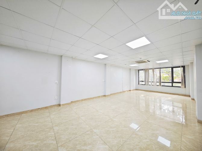 Cho thuê sàn văn phòng Xã Đàn - Đống Đa 120m2 chỉ 14tr chia sẵn 2 phòng hoặc thông sàn