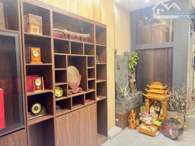 Bán nhà mặt Hồ Tây 6 tầng thang máy 25 tỷ