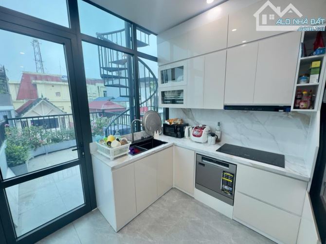 Bán nhà mặt Hồ Tây 6 tầng thang máy 25 tỷ