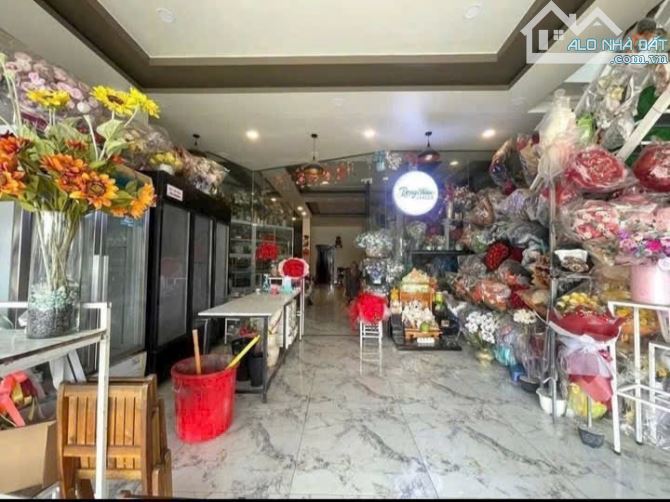 Nhà mặt tiền đường đang kinh doanh cách chợ BÌNH CHÁNH 500m - 1