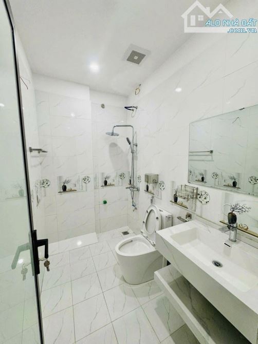 Minh Khai 66 m ô tô vào nhà MT 8m