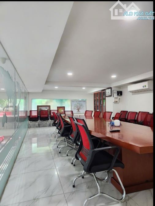 Toà văn phòng 1 hầm 6 nổi lô góc 2 mặt thoáng THỌ THÁP -CẦU GIẤY 210m2.