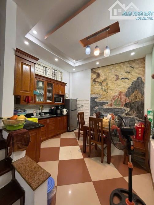 NHÀ ĐẸP Ở NGAY HOÀNG HOA THÁM - TT BA ĐÌNH - NGÕ THÔNG - DÂN XÂY KCBT - TIỆN ÍCH ĐỈNH