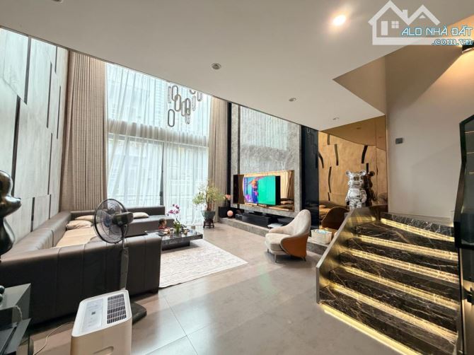 BÁN TÒA TẠI 20 NGUYỄN CÔNG HOAN, BA ĐÌNH. DIỆN TÍCH 98M2, 5T, GIÁ 36 TỶ