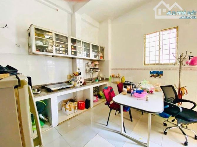 🔥🔥🔥Bán gấp căn nhà NGAY CHỢ BÌNH CHÁNH đang cho thuê 8triệu/th - 630Triệu - 120m2 - 2