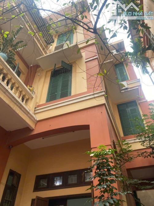 Bán Biệt Thự Phố Lạc Long Quân Tây Hồ 120m2 4 tầng, mặt tiền 9.3m Ô Tô Kinh Doanh