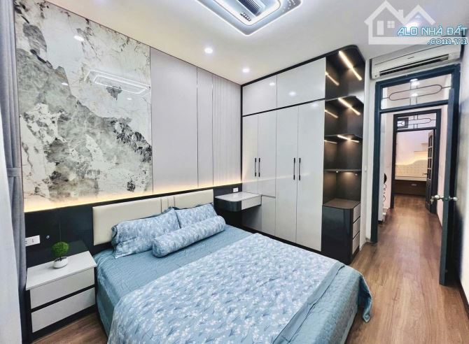 Gần Tân Mai-36m2-ngõ siêu nông,an sinh tốt-7 tỷ 989