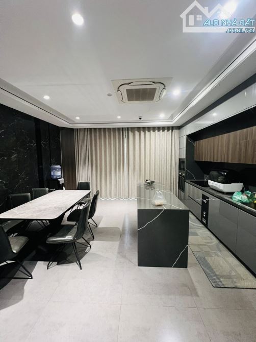 BÁN TÒA TẠI 20 NGUYỄN CÔNG HOAN, BA ĐÌNH. DIỆN TÍCH 98M2, 5T, GIÁ 36 TỶ