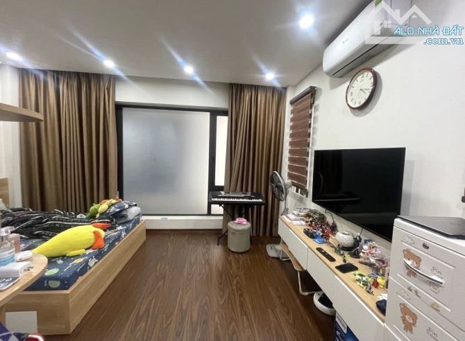 Giải Phóng-Dân xây đẹp,gần phố-36m2-7 tỷ 99