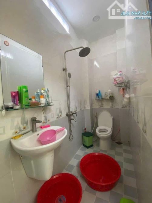 🔥🔥🔥Bán gấp căn nhà NGAY CHỢ BÌNH CHÁNH đang cho thuê 8triệu/th - 630Triệu - 120m2 - 3
