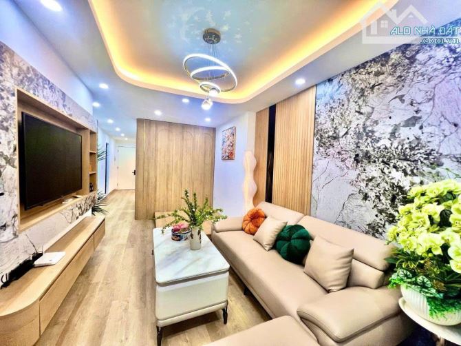 Bán căn hộ, lô góc, full nội thất cao cấp, 3PN, 2WC, 90m2 tại Nguyễn Chí Thanh, 6,28tỷ