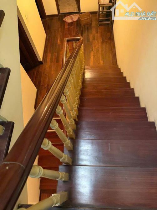 Bán Biệt Thự Phố Lạc Long Quân Tây Hồ 120m2 4 tầng, mặt tiền 9.3m Ô Tô Kinh Doanh