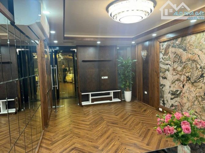 Giảm Mạnh Bán Nhanh Nhà 8T Ô Tô Tránh Phố Tân Mai Hoàng Mai DT 50M MT 4M Giá 23Tỷ - 4