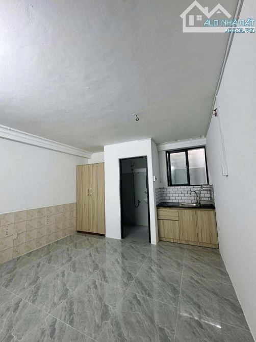 NGAY HUTECH- UNG VĂN KHIÊM- 124m2 (8x17m ) 3 TẦNG- TIỆN XÂY MỚI THEO Ý- HẺM 8m THÔNG - 5