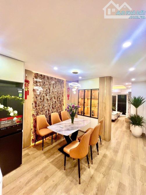 Bán căn hộ, lô góc, full nội thất cao cấp, 3PN, 2WC, 90m2 tại Nguyễn Chí Thanh, 6,28tỷ