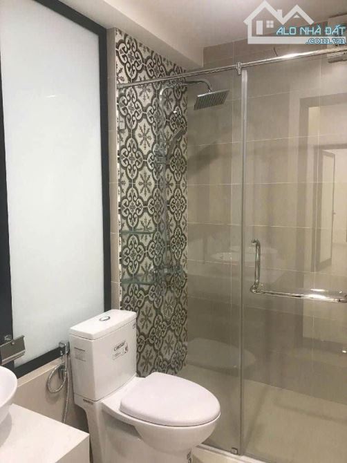 BÁN NHÀ TT ĐỐNG ĐA DT 63 M NGÕ OTO TRÁNH KINH DOANH VỊ TRÍ SÁT MẶT PHỐ KHU QUAN CHỨC