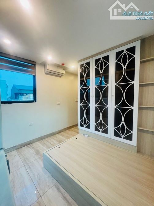 Chính chủ bán nhà phố tây sơn đống đa hà nội .diện tích 40m nhà 6 tầng thang máy xây móng.