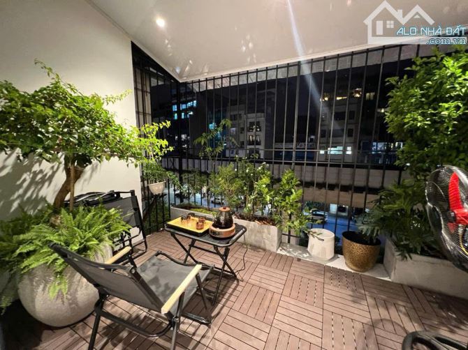 Duplex gần Thái Hà, Đống Đa, view phố, lô góc 126m2 2 tầng 3pn 2wc full nt chỉ 5,65 tỷ