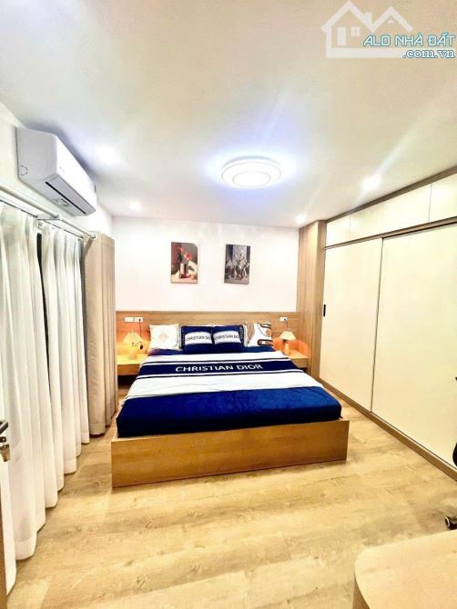 Bán căn hộ, lô góc, full nội thất cao cấp, 3PN, 2WC, 90m2 tại Nguyễn Chí Thanh, 6,28tỷ