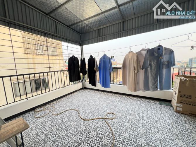 KHÓ TÌM CĂN THỨ 2: NHÀ HOÀNG CẦU 6 TẦNG - THANG MÁY - 2 MẶT THOÁNG - GIÁ 13.2 TỶ