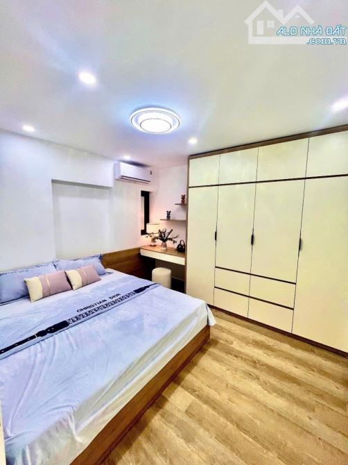 Bán căn hộ, lô góc, full nội thất cao cấp, 3PN, 2WC, 90m2 tại Nguyễn Chí Thanh, 6,28tỷ