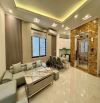 Bán nhà 5 tầng phường Việt Hưng dt 47m2 mặt tiền 5m, thang máy siêu êm, giá 10,75 tỷ