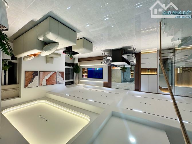 BÁN CĂN PENTHOUSE SKY GRADEN 3 - QUẬN 7 - 220M2 - 4PN - PHÒNG KHÁCH - ST - 19 TỶ (TL)