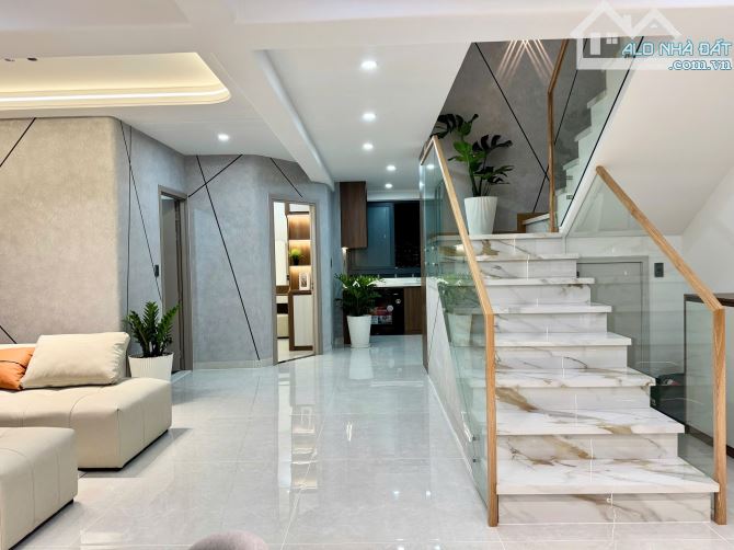 BÁN CĂN PENTHOUSE SKY GRADEN 3 - QUẬN 7 - 220M2 - 4PN - PHÒNG KHÁCH - ST - 19 TỶ (TL) - 11