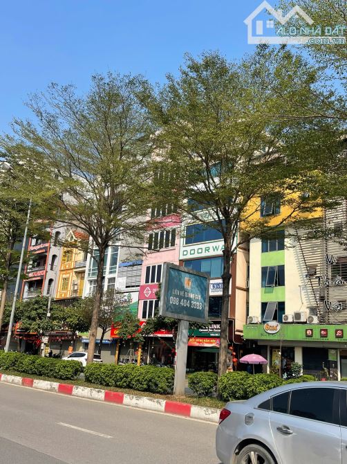 Bán gấp nhà mặt Phố Nguyễn Văn Huyên, Cầu giấy 102m 8 tầng 7Mt Thang máy KD 100tr/th 53 Tỷ