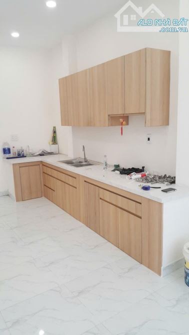 HẺM ÔTÔ THÔNG SÁT MẶT TIỀN THỐNG NHẤT (GÒ VẤP) - DT 98M2 - TRỆT 1 LẦU - 3 PN - CHỈ 8.X TỶ - 1