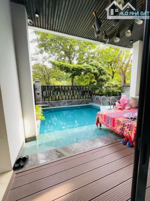 BIỆT THỰ CIPUTRA – THANG MÁY .GARA OTO TVỊ TRÍ VÀNG SANG TRỌNG VÀ ĐẲNG CẤP. NHÀ ĐẸP BỂ BƠ