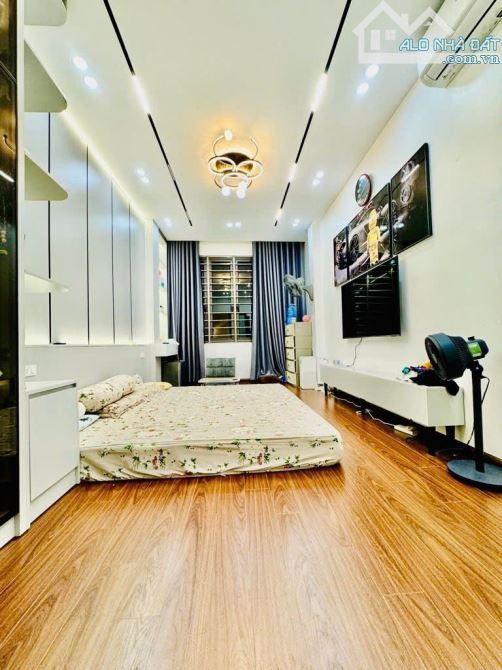 Siêu hiếm! Nhà KIM MÃ Ba Đình – ngõ thông, 4 tầng, gần Lotte, sổ đẹp