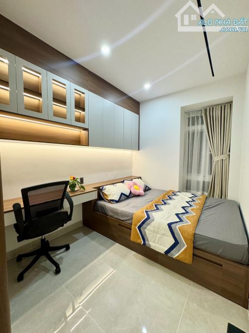 BÁN CĂN PENTHOUSE SKY GRADEN 3 - QUẬN 7 - 220M2 - 4PN - PHÒNG KHÁCH - ST - 19 TỶ (TL) - 12
