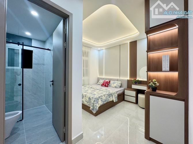 BÁN CĂN PENTHOUSE SKY GRADEN 3 - QUẬN 7 - 220M2 - 4PN - PHÒNG KHÁCH - ST - 19 TỶ (TL) - 14
