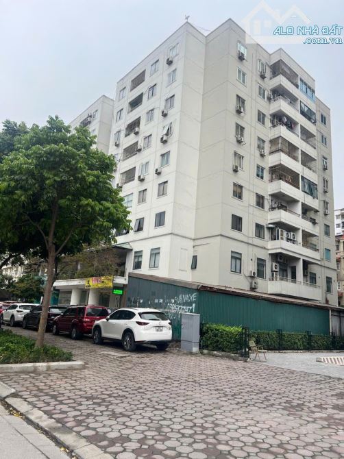 Cháu tôi cần bán gấp căn hộ tại HH2 Dương Đình Nghệ , Dt 102m giá 8 tỷ