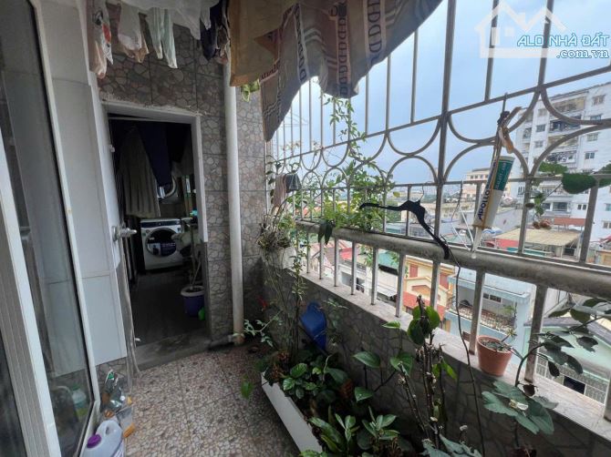 Cháu tôi cần bán gấp căn hộ tại HH2 Dương Đình Nghệ , Dt 102m giá 8 tỷ