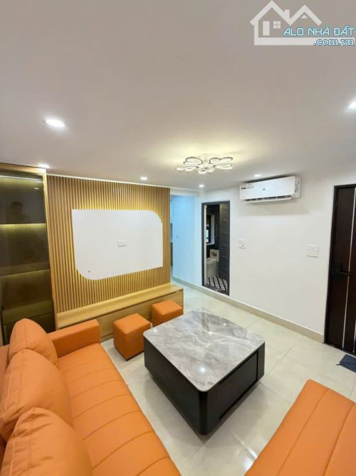 Giá hời 3,55 tỷ tập thể Thành Công, Ba Đình, sđcc, view hồ, 60m2 2pn 2wc ở luôn