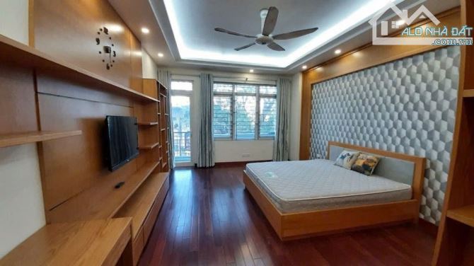 MẶT Phố VẠN PHÚC -BA ĐÌNH -VỈA HÈ -KINH DOANH -THANG MÁY -THÔNG Sàn- 100m 2-8 tầng