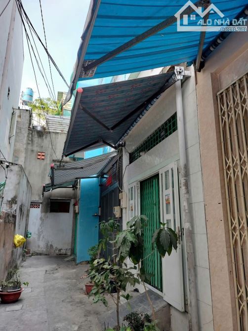 CHO THUÊ NHÀ CẤP 4-TIỆN LÀM KHO HÀNG-NGAY QUẬN 11- 6TRIỆU - 2