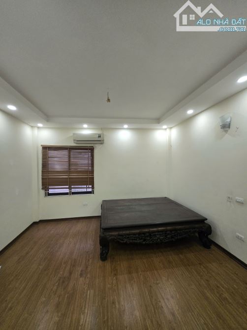 HIẾM NGÕ 28 XUÂN LA - DÂN XÂY - DT45MX5 tầng- MT 4.5M- 30M RA Ô TÔ - 2 THOÁNG VĨNH VIỄN