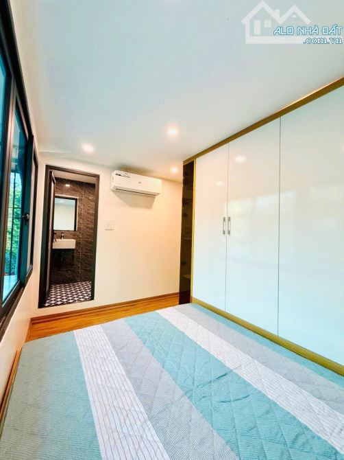 Giá hời 3,55 tỷ tập thể Thành Công, Ba Đình, sđcc, view hồ, 60m2 2pn 2wc ở luôn