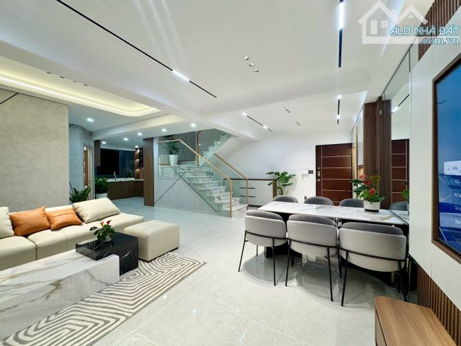 BÁN CĂN PENTHOUSE SKY GRADEN 3 - QUẬN 7 - 220M2 - 4PN - PHÒNG KHÁCH - ST - 19 TỶ (TL) - 3