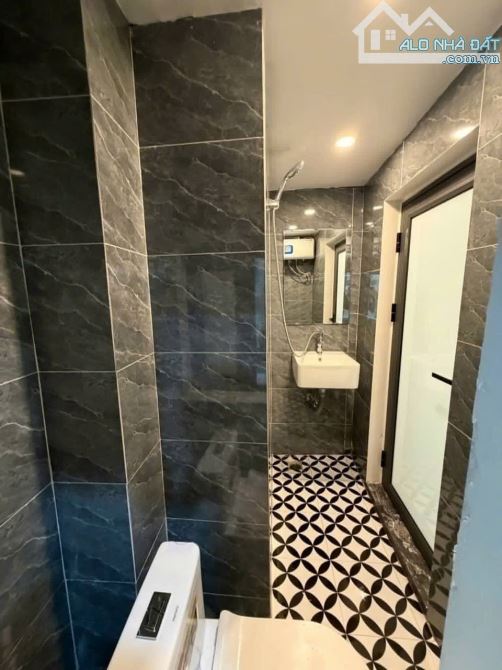 Giá hời 3,55 tỷ tập thể Thành Công, Ba Đình, sđcc, view hồ, 60m2 2pn 2wc ở luôn