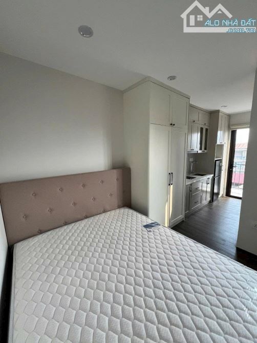 Toà CHDV Hoàng Hoa Thám, 85m2*8T, MT 5M, 18P KK, ngõ ô tô, đủ GPXD/PCCC, dòng tiền 8%/năm!