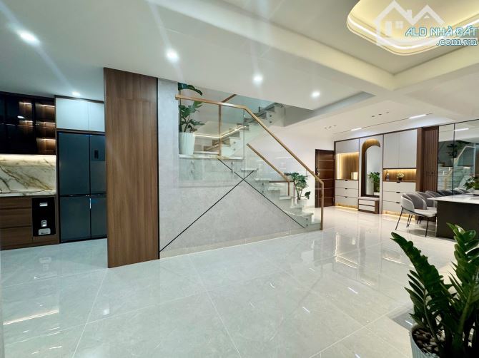 BÁN CĂN PENTHOUSE SKY GRADEN 3 - QUẬN 7 - 220M2 - 4PN - PHÒNG KHÁCH - ST - 19 TỶ (TL) - 7