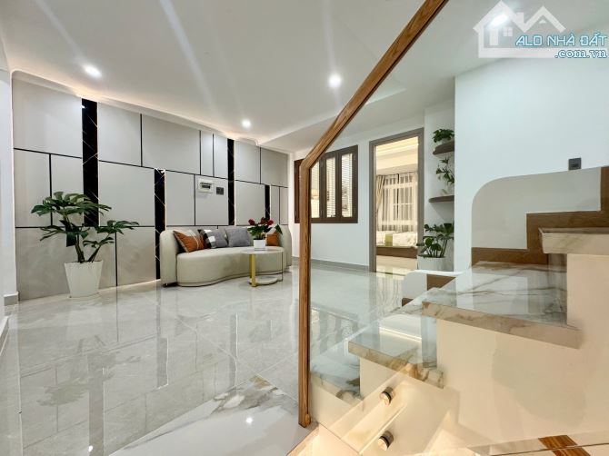 BÁN CĂN PENTHOUSE SKY GRADEN 3 - QUẬN 7 - 220M2 - 4PN - PHÒNG KHÁCH - ST - 19 TỶ (TL) - 9