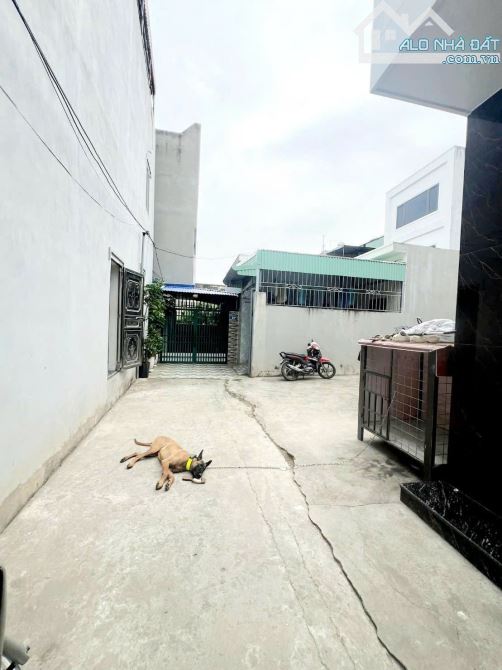 CHỈ 1,99 TỶ LÔ ĐẤT 2 MẶT NGÕ CỰC ĐẸP CỰC SÁNG TẠI TRƯƠNG VĂN LỰC - HÙNG VƯƠNG - HỒNG BÀNG